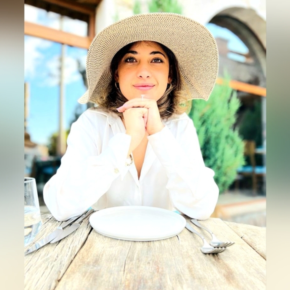 Meet your Posher, Miriam - Picture 1 of 1